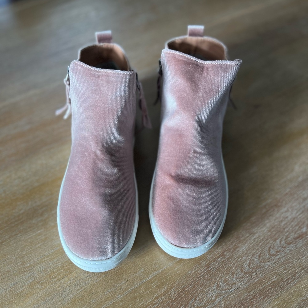 Dolce Vita Suede Sneakers Pink Size 8.5m